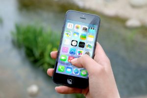 52e1d5404b53b114a6da8c7ccf203163143ad9ed5a5577487026_1280_iphone