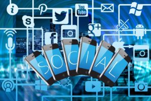 55e0d3474f53a914ea898675c6203f78083edbe25b58754c7d2a7e_1280_social-media