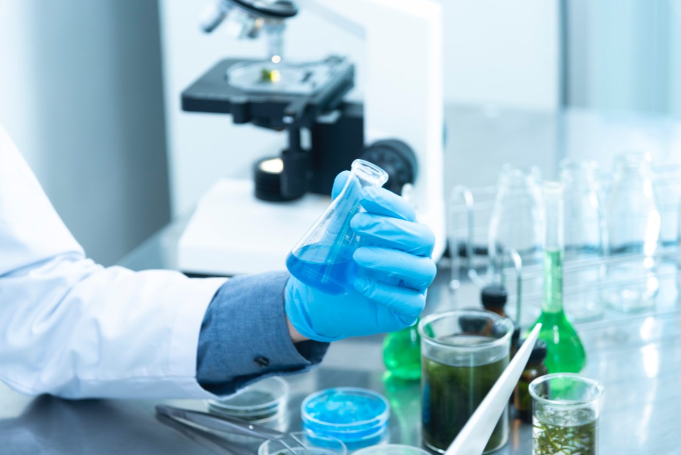 How To Choose The Best Type Of Cabinets For Your Science Lab