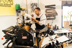 4 Times When You Need to Use Wide Format Printing Services