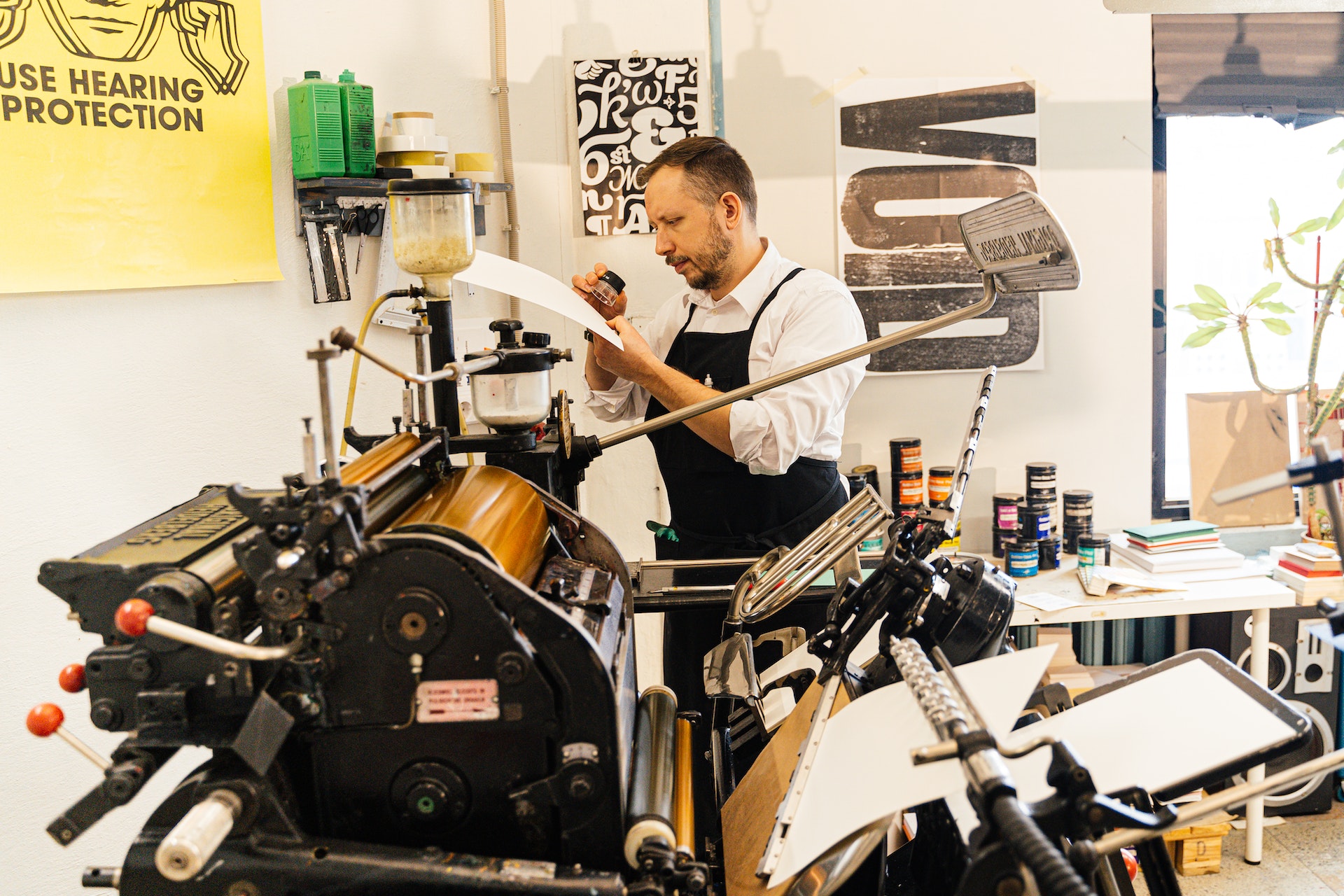 4 Times When You Need to Use Wide Format Printing Services