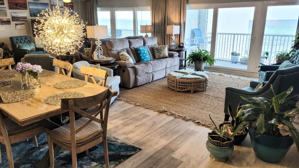 vacation-living-in-retirement-in-open-living-area-2022-11-12-10-43-30-utc