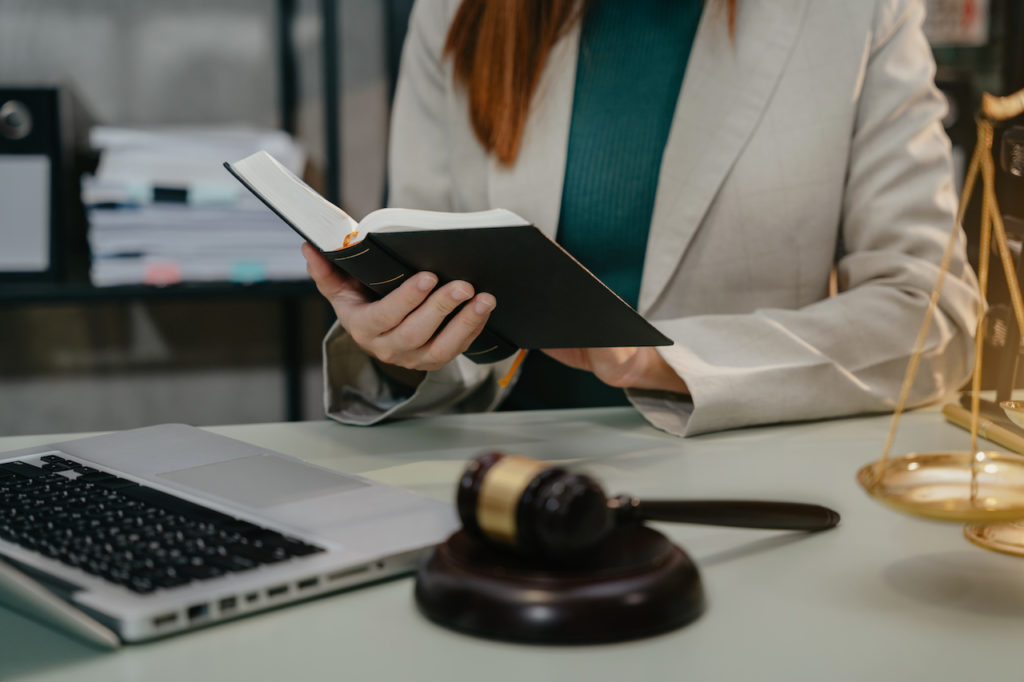 Benefits of Working with a Personal Injury Lawyer
