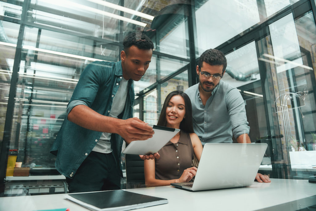 Pros and Cons of Outsourcing Your IT