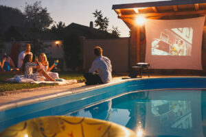 Hosting a Pool Movie Night: Setup, Snacks, and Movie Ideas