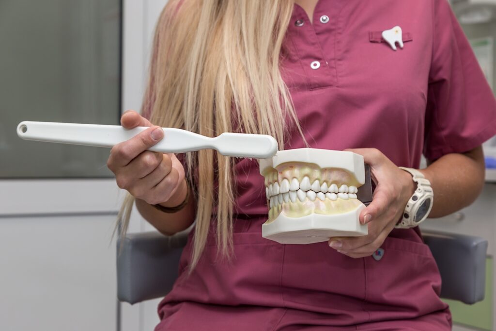 The Importance of Regular Dental Checkups: What to Expect During a Visit