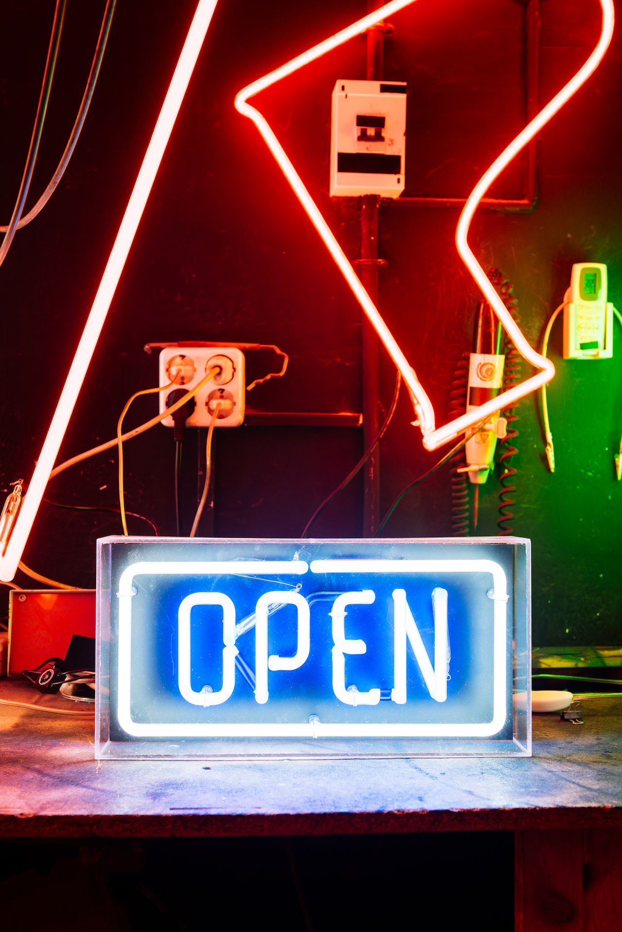 How a Local Sign Company Can Fix Your Broken Sign Quickly