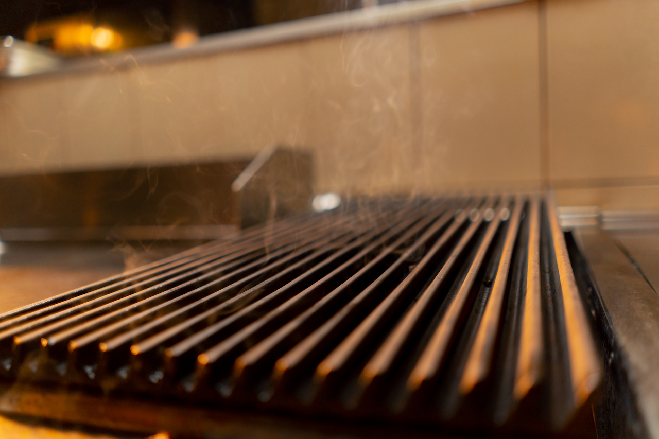 How Industrial Grills Save Energy Without Sacrificing Performance