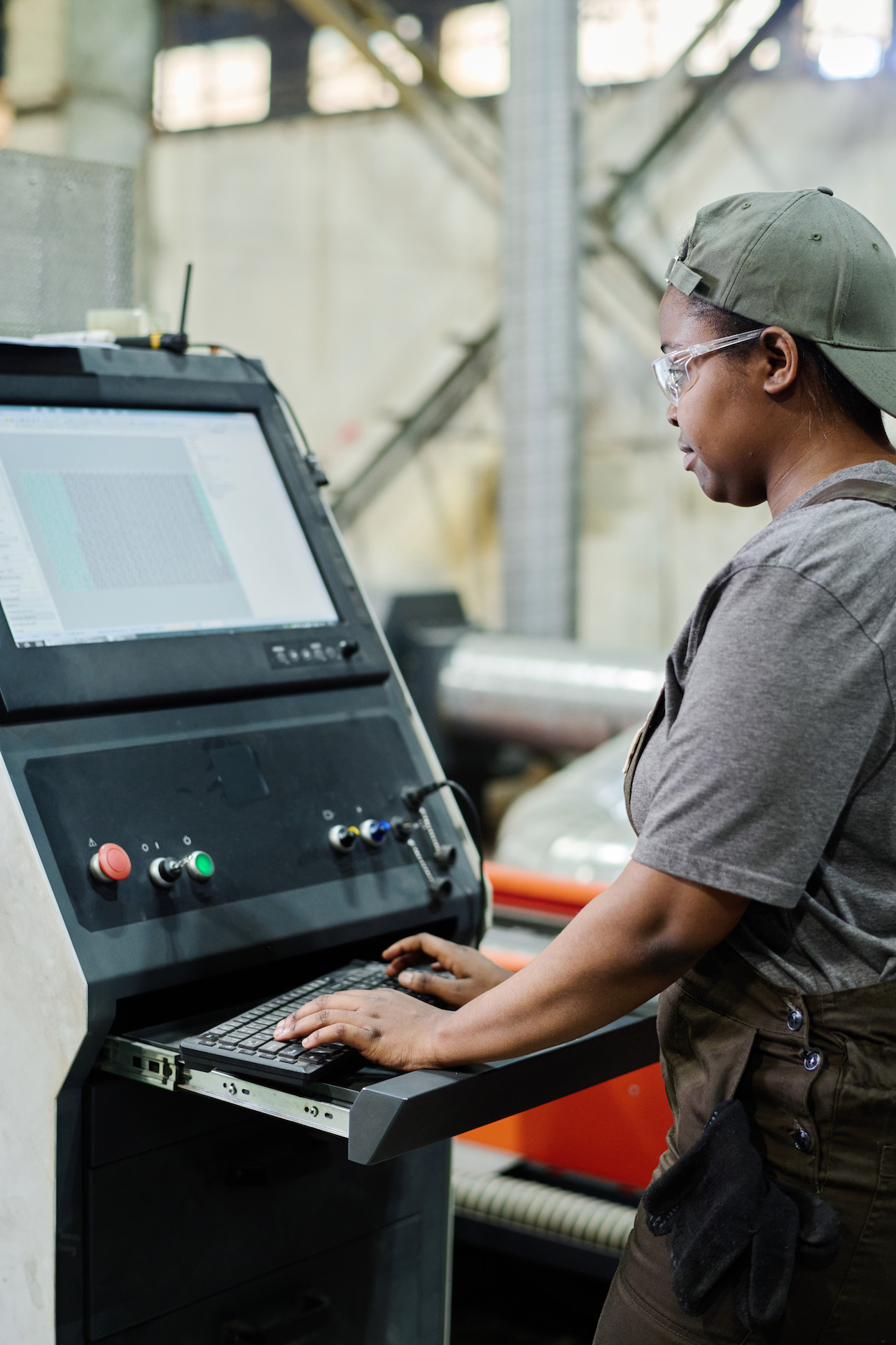 Solving Downtime and Supply Chain Disruptions with Smart IT Solutions for Manufacturers
